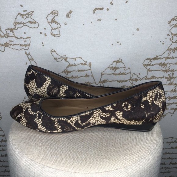 Talbots Size 6.5 Wide Calf Hair Lace Print Leather Pointed Toe Flats - Picture 9 of 13